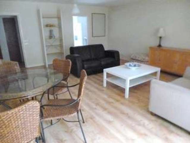  Image of 2 bedroom Flat to rent in Pitt Place Church Street Epsom KT17 at Church Street  Epsom, KT17 4PY
