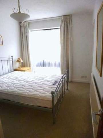  Image of 2 bedroom Flat to rent in Pitt Place Church Street Epsom KT17 at Church Street  Epsom, KT17 4PY