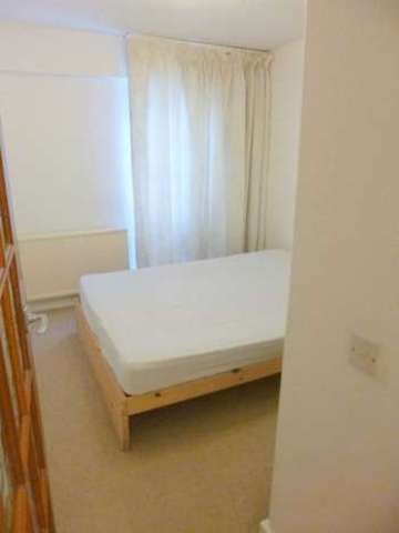  Image of 2 bedroom Flat to rent in Pitt Place Church Street Epsom KT17 at Church Street  Epsom, KT17 4PY