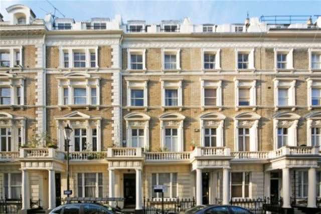  Image of 2 bedroom Flat to rent in Clanricarde Gardens London W2 at London, W2 4NA