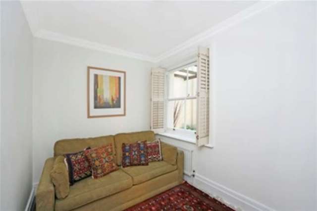  Image of 2 bedroom Flat to rent in Clanricarde Gardens London W2 at London, W2 4NA
