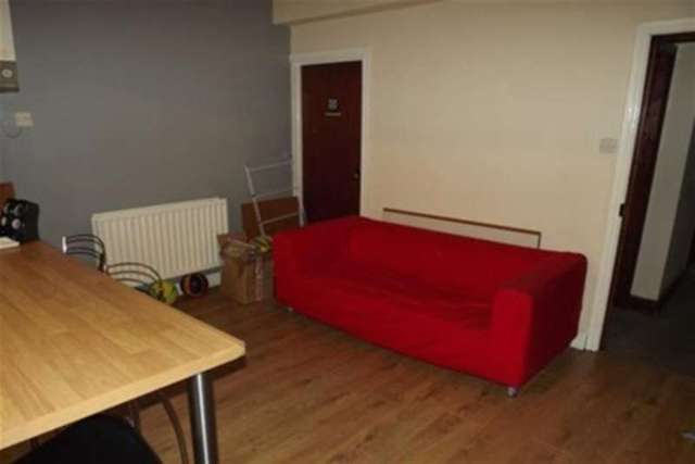  Image of 6 bedroom Terraced house to rent in Clementson Road Sheffield S10 at Sheffield, S10 1GS