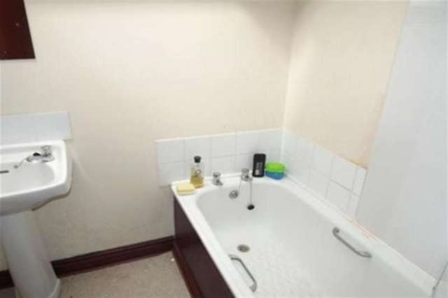  Image of 6 bedroom Terraced house to rent in Clementson Road Sheffield S10 at Sheffield, S10 1GS
