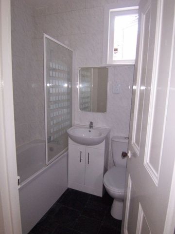  Image of 3 bedroom Flat to rent in Clifford Gardens London NW10 at Clifford Gardens  London, NW10 5JB