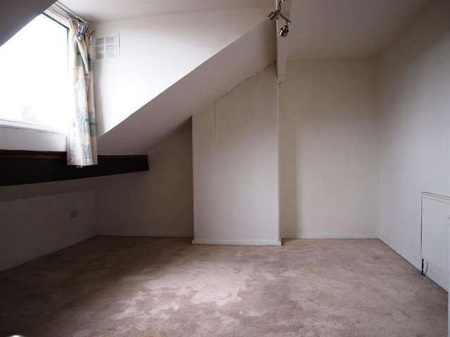  Image of 2 bedroom Terraced house for sale in Clifton Avenue Leeds LS9 at Harehills  Harehills, LS9 6EX