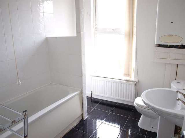  Image of 2 bedroom Terraced house for sale in Clifton Avenue Leeds LS9 at Harehills  Harehills, LS9 6EX