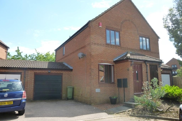  Image of 2 bedroom Semi-Detached house to rent in Coggeshall Grove Wavendon Gate Milton Keynes MK7 at Wavendon Gate  Milton Keynes, MK7 7SN