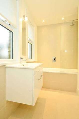  Image of 3 bedroom Flat to rent in Coningham Road London W12 at Shepherd