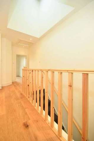 Image of 3 bedroom Flat to rent in Coningham Road London W12 at Shepherd
