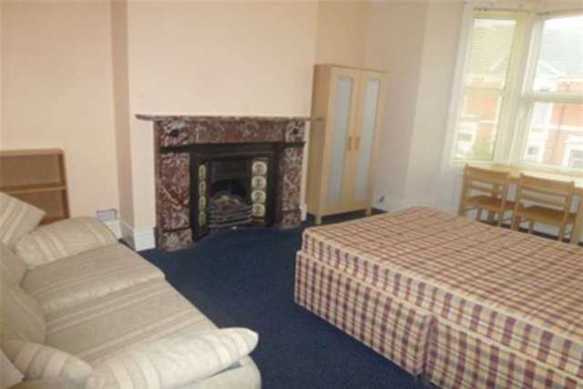  Image of 5 bedroom Maisonette to rent in Coniston Avenue Jesmond Newcastle upon Tyne NE2 at Newcastle upon Tyne, NE2 3EY
