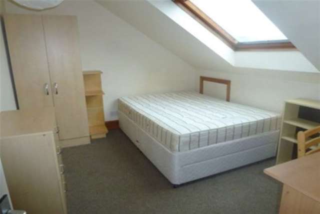  Image of 5 bedroom Maisonette to rent in Coniston Avenue Jesmond Newcastle upon Tyne NE2 at Newcastle upon Tyne, NE2 3EY