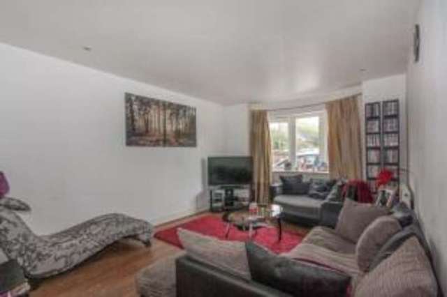  Image of 2 bedroom Flat for sale in Ladbroke Road Redhill RH1 at 120 Ladbroke Road Redhill Redhill, RH1 1PU