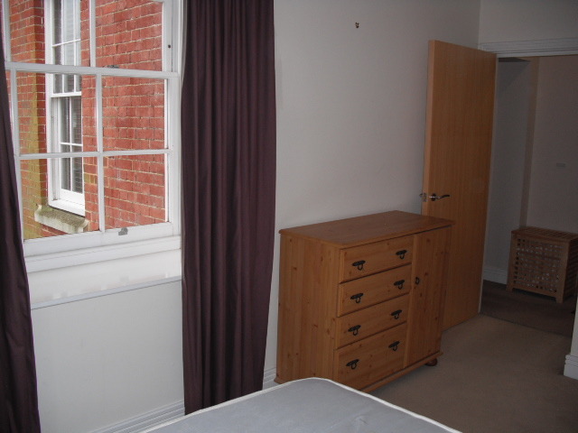  Image of 2 bedroom Flat to rent in Consort Mews Knowle Fareham PO17 at Knowle Village  Fareham, PO17 5FY