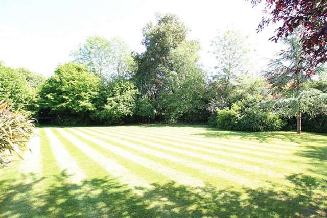  Image of 5 bedroom Semi-Detached house for sale in Berries Road Cookham Maidenhead SL6 at COOKHAM VILLAGE, SL6 9SD