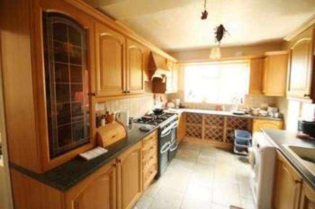  Image of 3 bedroom Semi-Detached house to rent in Corner Hall Avenue Hemel Hempstead HP3 at Corner Hall Avenue  Hemel Hempstead, HP3 9EE