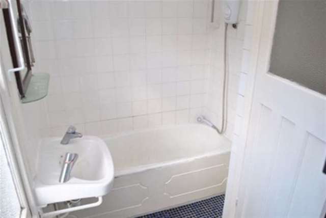  Image of 1 bedroom Property to rent in Cornwallis Road London E17 at Cornwallis Road  London, E17 6NL