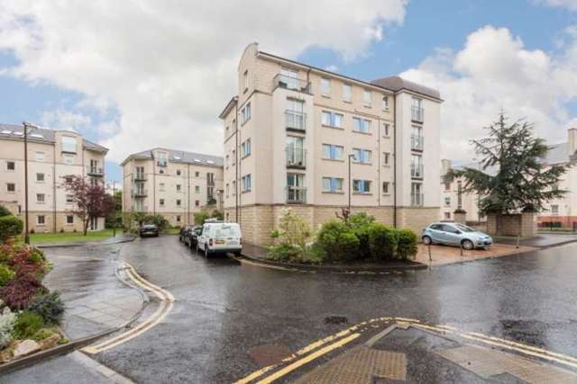  Image of 2 bedroom Flat for sale in Crewe Road North Edinburgh EH5 at Edinburgh, EH5 2NE