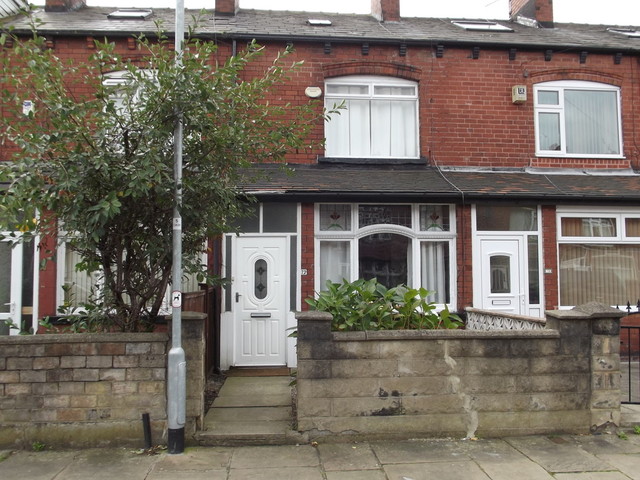  Image of 3 bedroom Terraced house to rent in Cross Flatts Place Beeston Leeds LS11 at Cross Flatts Place Beeston Leeds, LS11 7JN