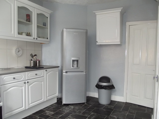  Image of 3 bedroom Terraced house to rent in Cross Flatts Place Beeston Leeds LS11 at Cross Flatts Place Beeston Leeds, LS11 7JN