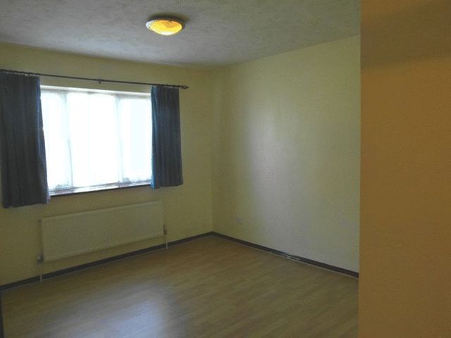 Image of 2 bedroom Flat to rent in Franklin Way Croydon CR0 at Croydon, CR0 4UW