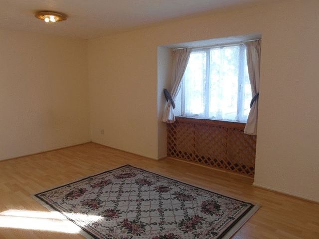  Image of 2 bedroom Flat to rent in Franklin Way Croydon CR0 at Croydon, CR0 4UW