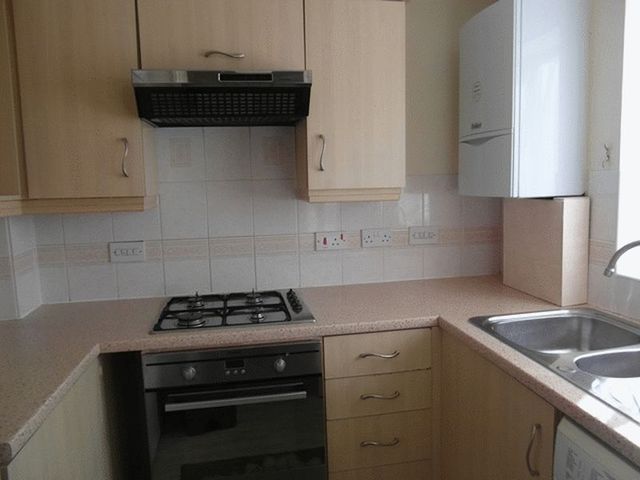  Image of 2 bedroom Flat to rent in Franklin Way Croydon CR0 at Croydon, CR0 4UW