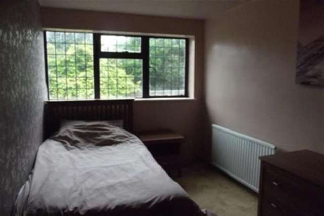  Image of 3 bedroom Detached house to rent in Culworth Road Chipping Warden Banbury OX17 at Banbury, OX17 1LB