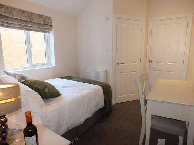  Image of 1 bedroom Detached house to rent in Curzon Street Reading RG30 at Reading Berkshire Reading, RG30 1DA