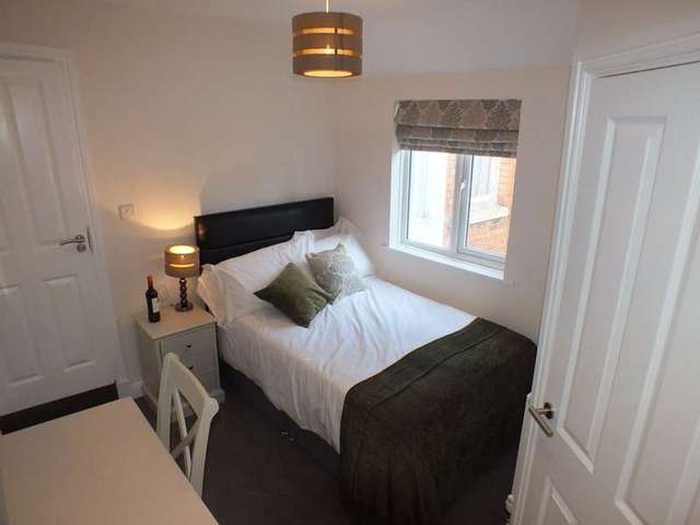  Image of 1 bedroom Detached house to rent in Curzon Street Reading RG30 at Reading Berkshire Reading, RG30 1DA