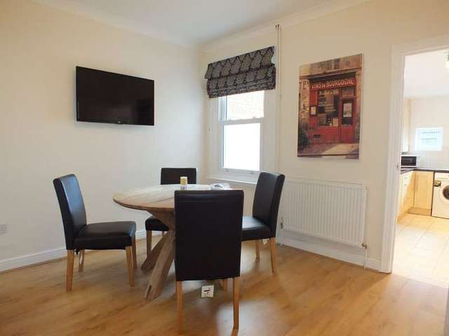  Image of 1 bedroom Detached house to rent in Curzon Street Reading RG30 at Reading Berkshire Reading, RG30 1DA