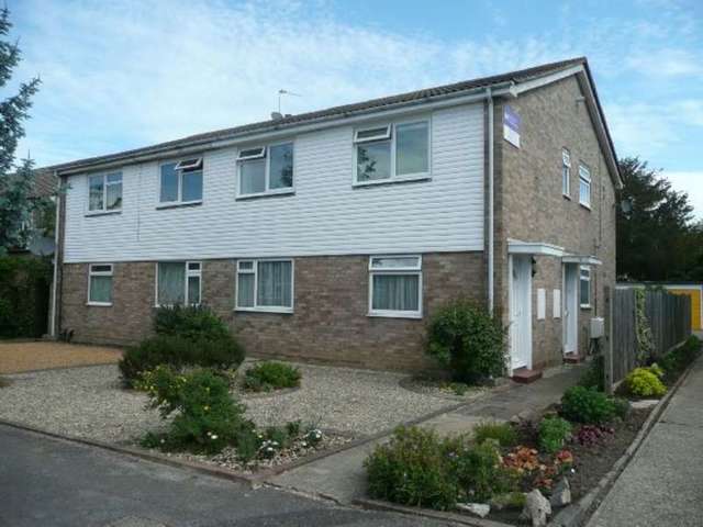  Image of 2 bedroom Maisonette to rent in Cyclamen Way West Ewell Epsom KT19 at Cyclamen Way  West Ewell, KT19 9LY