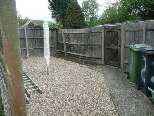  Image of 2 bedroom Maisonette to rent in Cyclamen Way West Ewell Epsom KT19 at Cyclamen Way  West Ewell, KT19 9LY