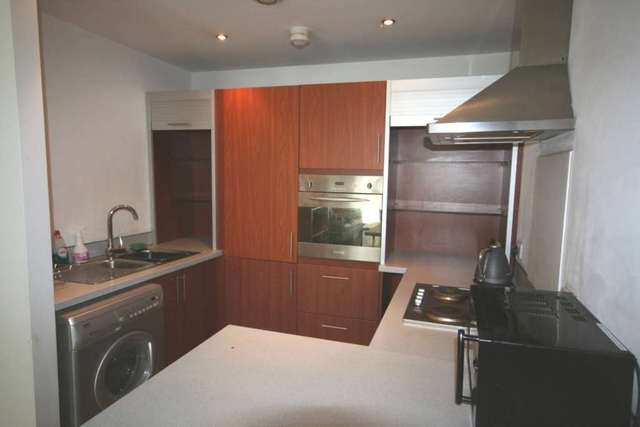 Image of 1 bedroom Apartment to rent in Sharp Street Manchester M4 at Damaz  Manchester, M4 4BZ