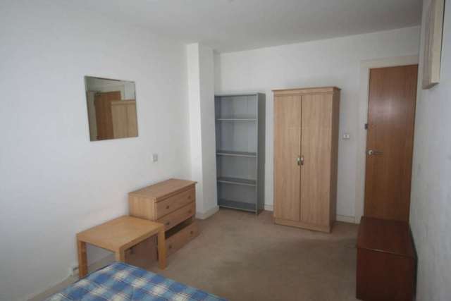  Image of 1 bedroom Apartment to rent in Sharp Street Manchester M4 at Damaz  Manchester, M4 4BZ