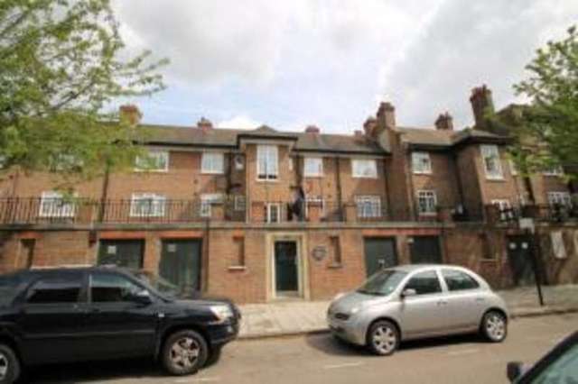  Image of 2 bedroom Flat for sale in Davidson Gardens London SW8 at London  Vauxhall, SW8 2XB