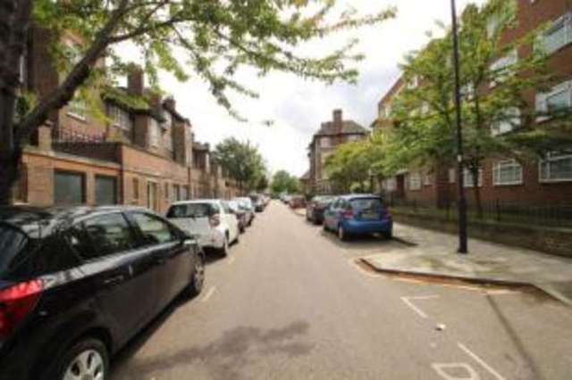 Image of 2 bedroom Flat for sale in Davidson Gardens London SW8 at London  Vauxhall, SW8 2XB