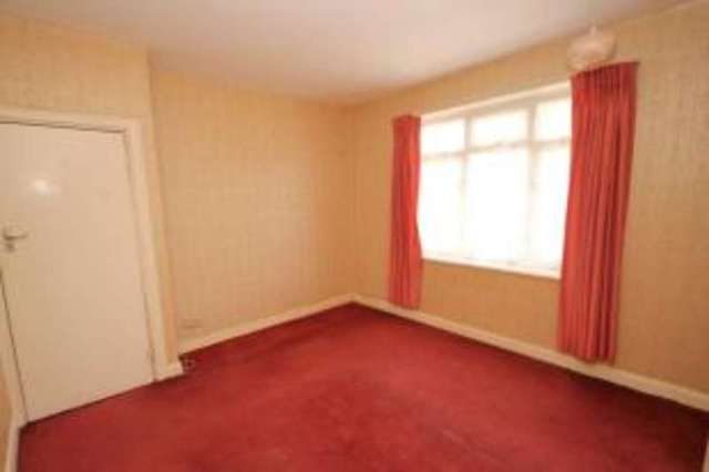  Image of 2 bedroom Flat for sale in Davidson Gardens London SW8 at London  Vauxhall, SW8 2XB