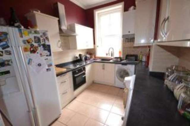  Image of 4 bedroom Maisonette for sale in De Cham Road St. Leonards-on-Sea TN37 at St. Leonards-On-Sea East Sussex Hollington, TN37 6JP
