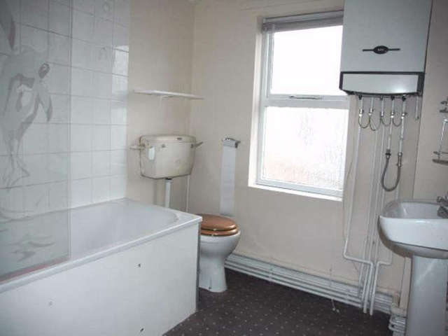  Image of 2 bedroom Terraced house to rent in Deadmans Lane Derby DE24 at Deadmans Lane  Derby, DE24 8WE