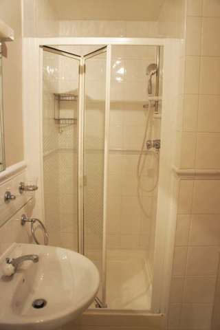  Image of 2 bedroom Apartment to rent in Delfont Close Maidenbower Crawley RH10 at Pullman Court, Delfont Close Maidenbower Crawley, RH10 7QX