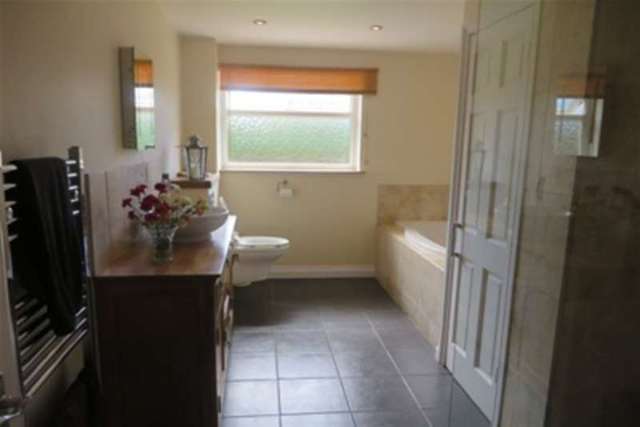  Image of 4 bedroom Detached house to rent in Denbury Down Lane Denbury Newton Abbot TQ12 at Newton Abbot, TQ12 6DU