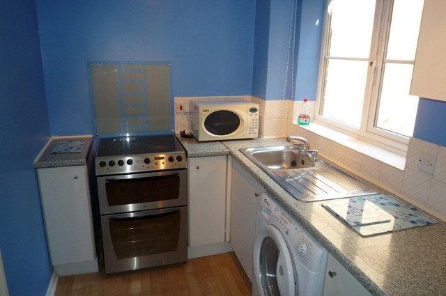  Image of 1 bedroom Flat to rent in Abercromby Avenue High Wycombe HP12 at Abercromby Avenue  High Wycombe, HP12 3BH