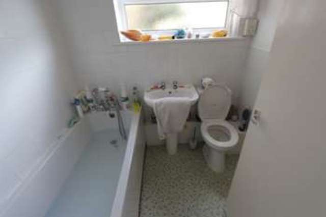  Image of 2 bedroom Terraced house to rent in Dimond Close Southampton SO18 at Dimond Close  Southampton, SO18 1LF