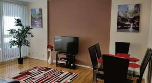  Image of 1 bedroom Property to rent in Midship Point The Quarterdeck London E14 at London, E14 8SP