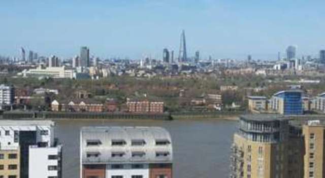  Image of 1 bedroom Property to rent in Midship Point The Quarterdeck London E14 at London, E14 8SP