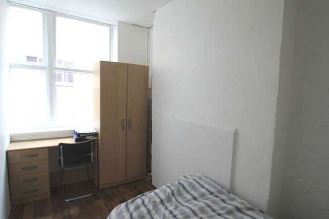  Image of House Share to rent in Domingo Street London EC1Y at Barbican EC1Y London, EC1Y 0TA