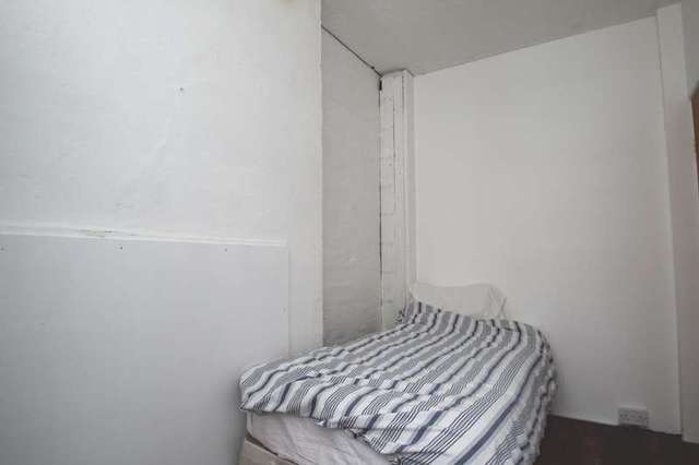  Image of House Share to rent in Domingo Street London EC1Y at Barbican EC1Y London, EC1Y 0TA