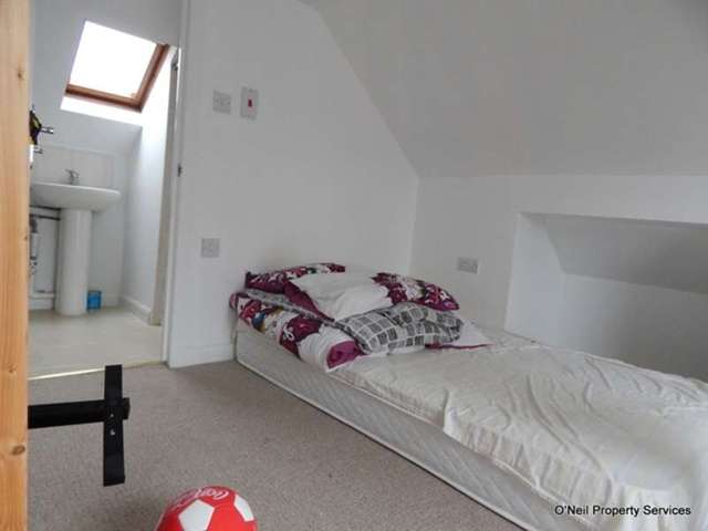  Image of 1 bedroom Flat Share to rent in Totteridge Lane High Wycombe HP13 at Totteridge Lane  High Wycombe, HP13 7QD