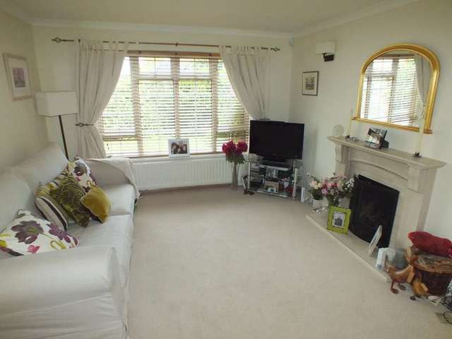  Image of 4 bedroom Detached house for sale in The Pheasantry Down Ampney Cirencester GL7 at Down Ampney Cirencester Gloucestershire, GL7 5RE