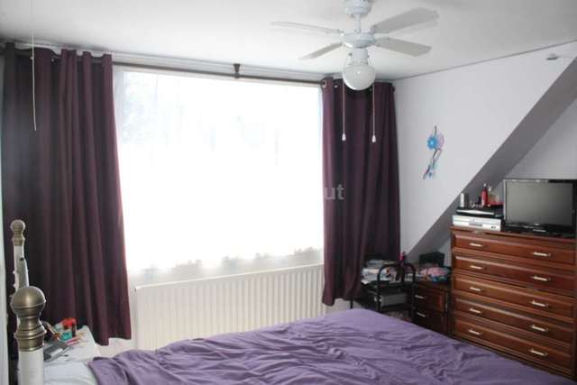  Image of 3 bedroom Detached house to rent in Down Close Portishead Bristol BS20 at Down Close  Bristol, BS20 8BX
